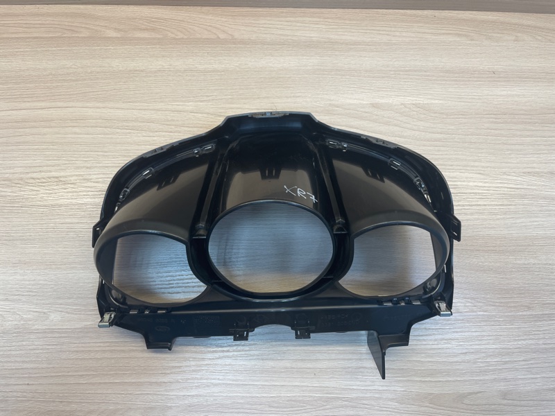 Козырек щитка приборов