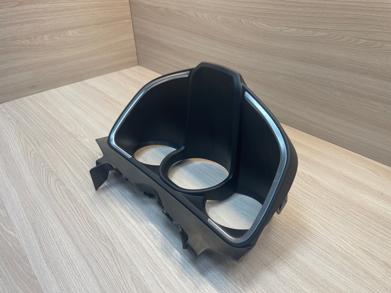 Козырек щитка приборов