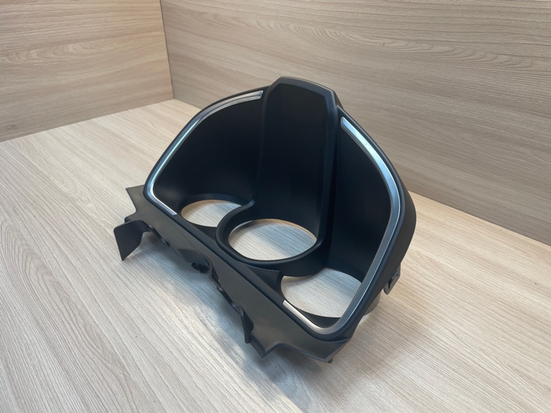 Козырек щитка приборов