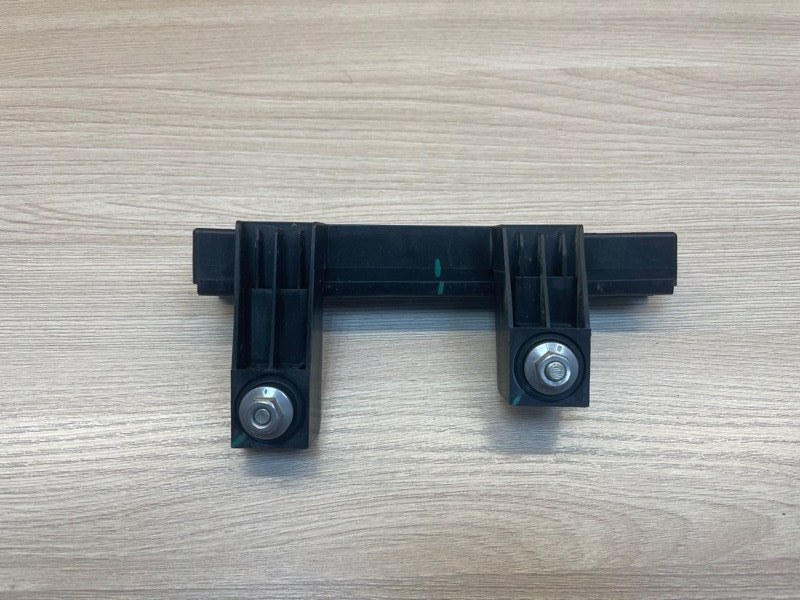 Направляющая стекла    двери