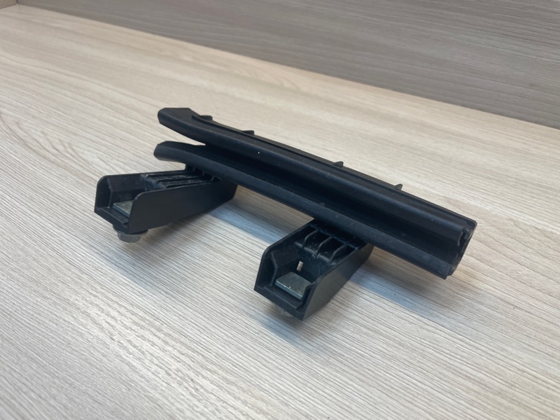 Направляющая стекла     двери