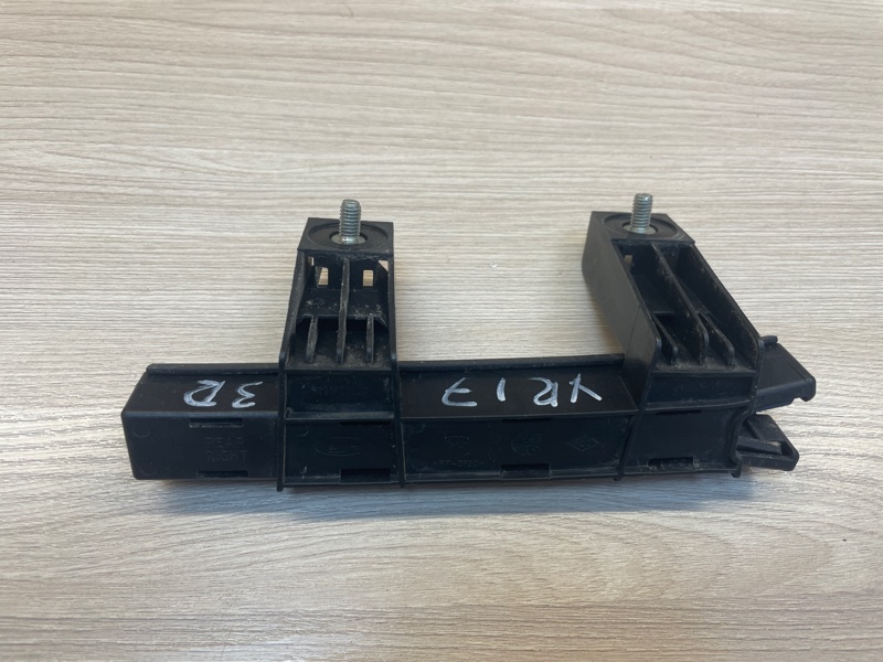 Направляющая стекла     двери