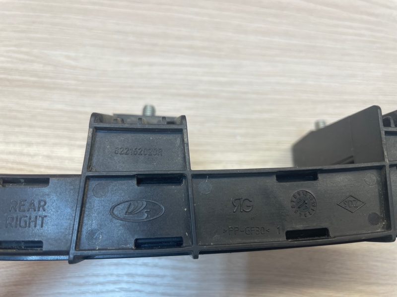 Направляющая стекла     двери