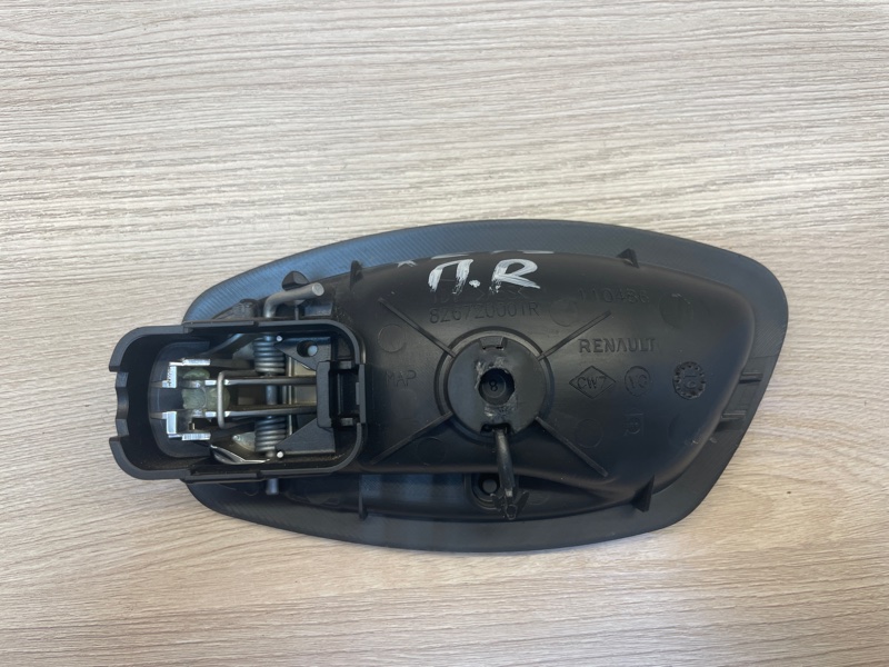 Внутренняя  ручка двери