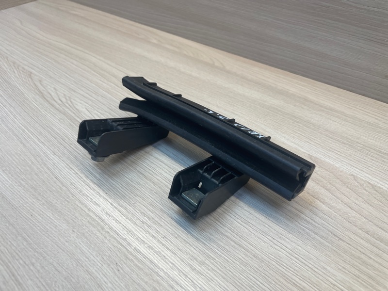 Направляющая стекла     двери