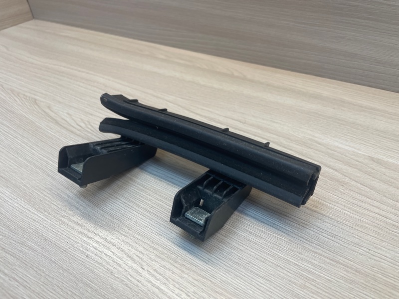 Направляющая стекла     двери