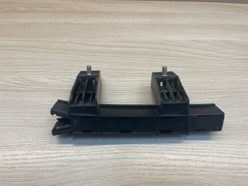 Направляющая стекла     двери