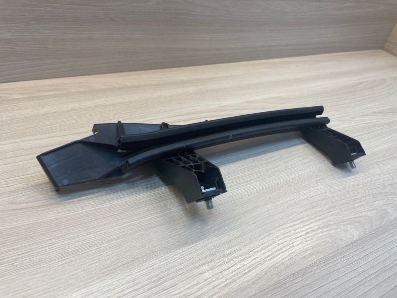 Направляющая стекла     двери