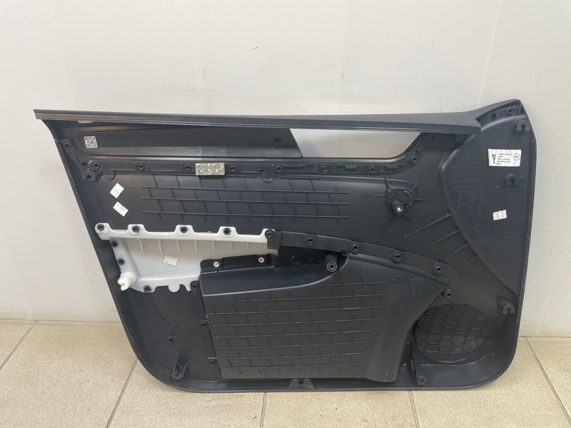 Обшивка боковой двери