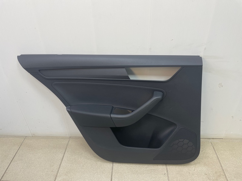 Обшивка боковой двери