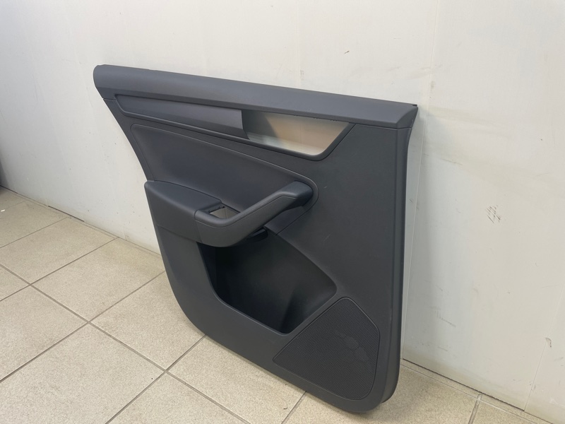 Обшивка боковой двери