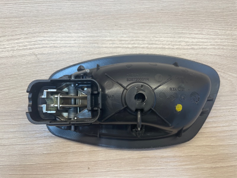 Внутренняя ручка     двери