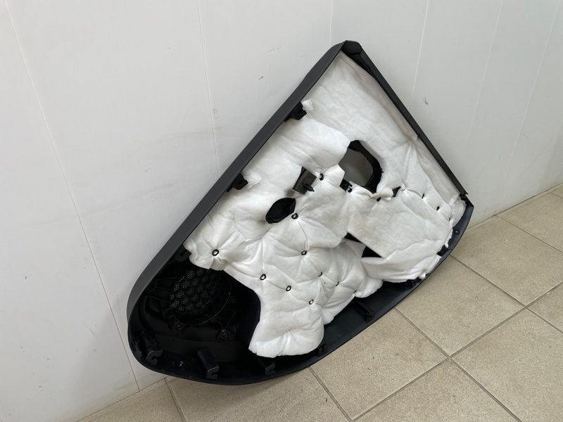 Обшивка боковой двери