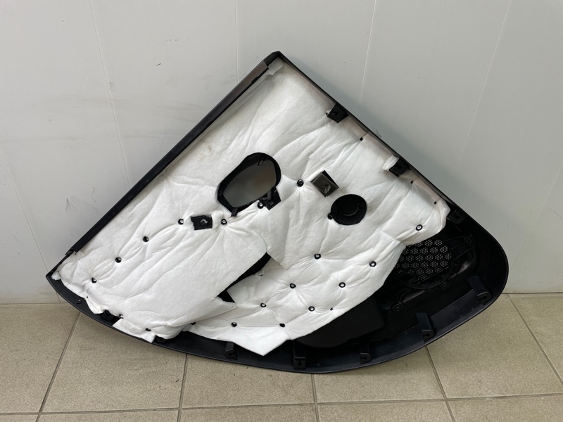 Обшивка боковой двери