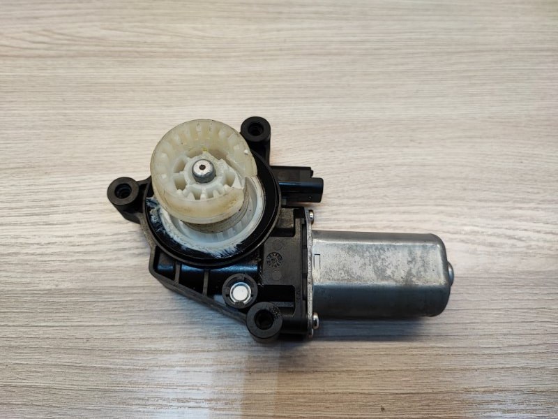 Мотор стеклоподъемника