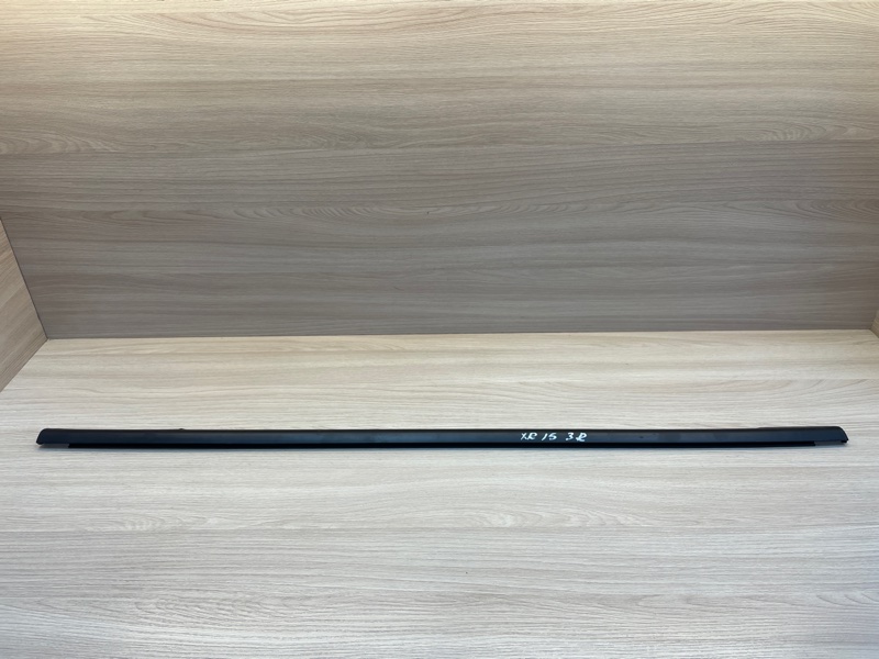 Уплотнитель стекла      двери