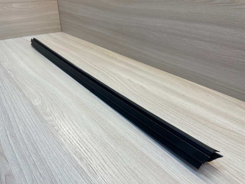 Уплотнитель стекла двери внутренний