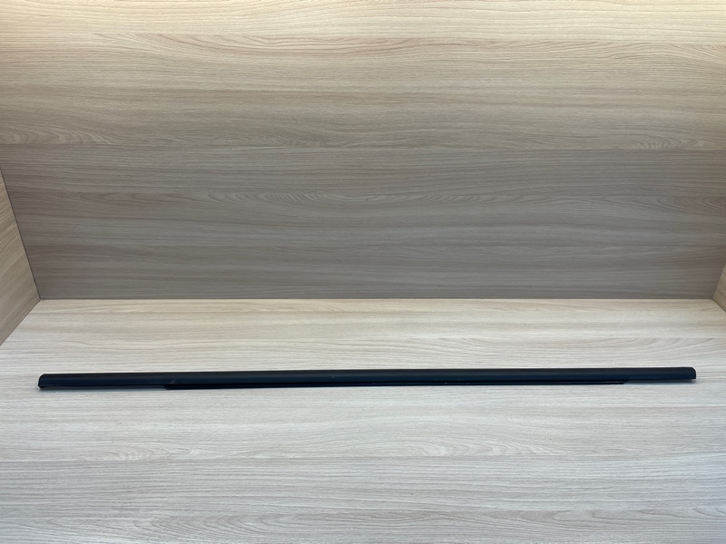 Уплотнитель стекла      двери