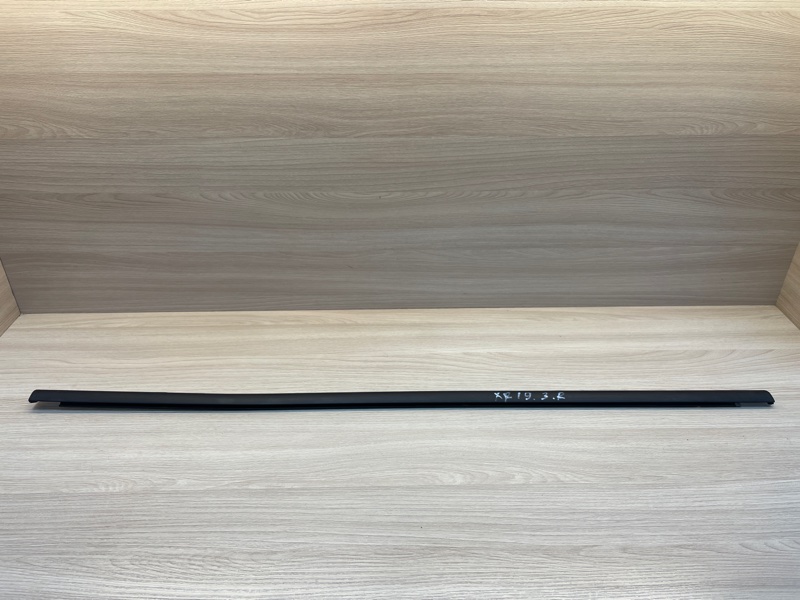 Уплотнитель стекла      двери