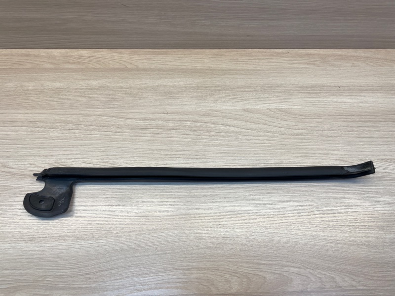 Уплотнитель двери