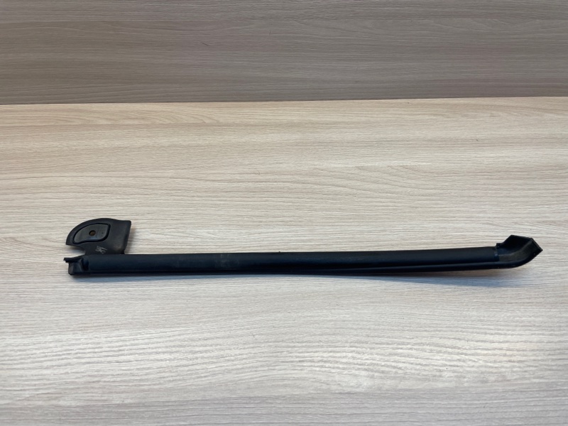 Уплотнитель      двери