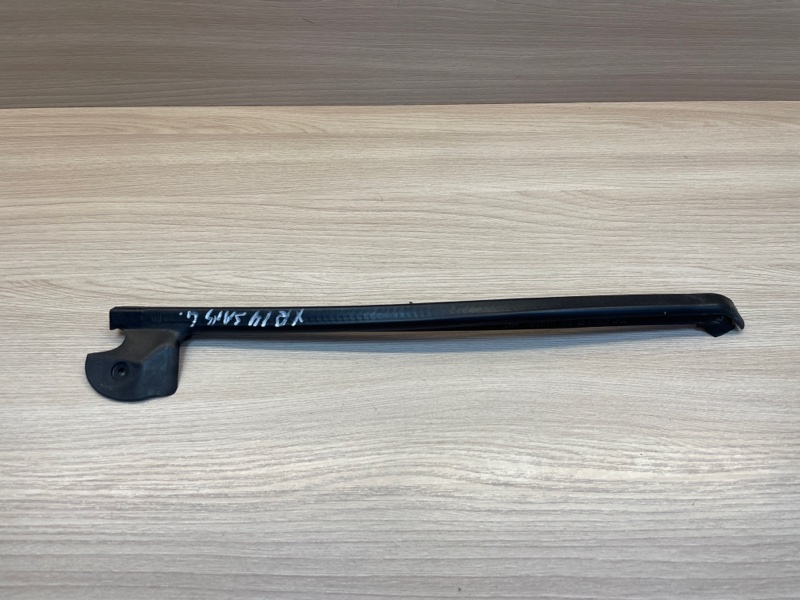 Уплотнитель      двери