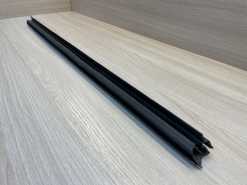 Уплотнитель стекла двери внутренний