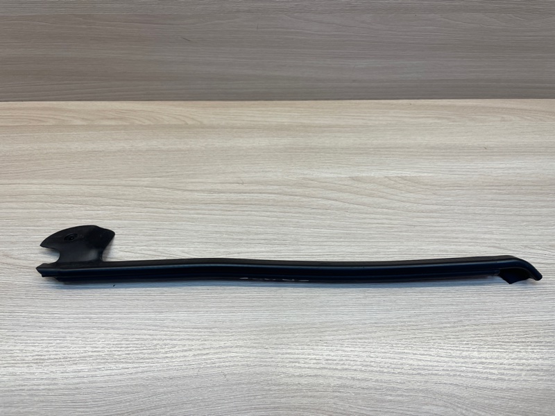 Уплотнитель двери