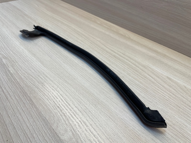 Уплотнитель двери