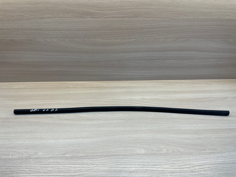 Уплотнительная резинка боковой двери