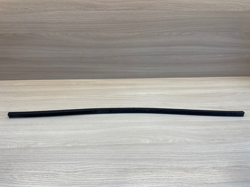 Уплотнительная резинка боковой двери