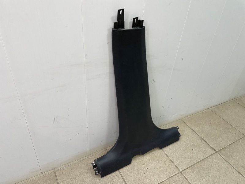 Обшивка средней стойки