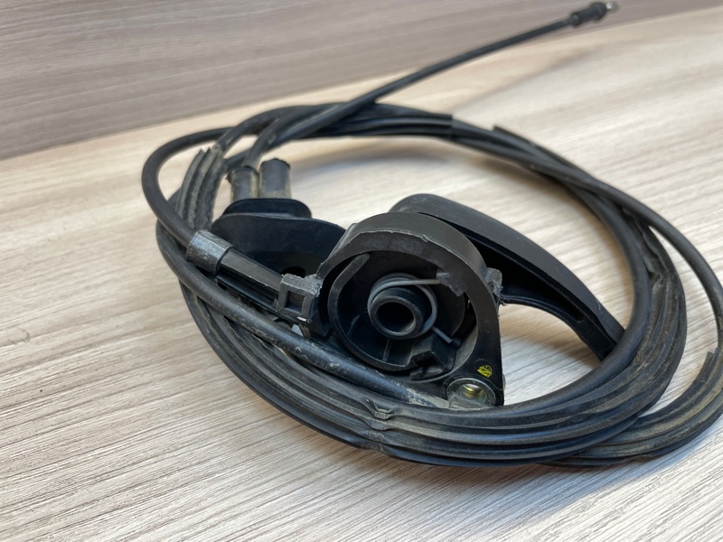 Трос замка капота