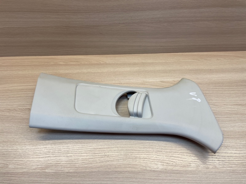 Обшивка средней стойки