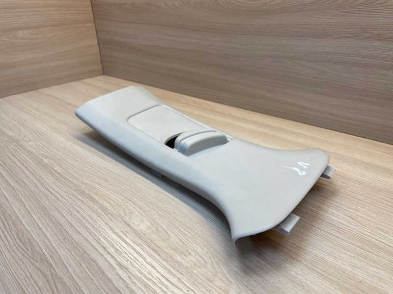 Обшивка средней стойки