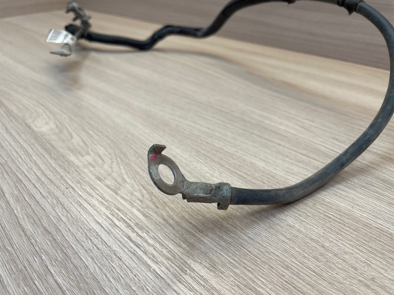 Клемма аккумулятора (минусовая)