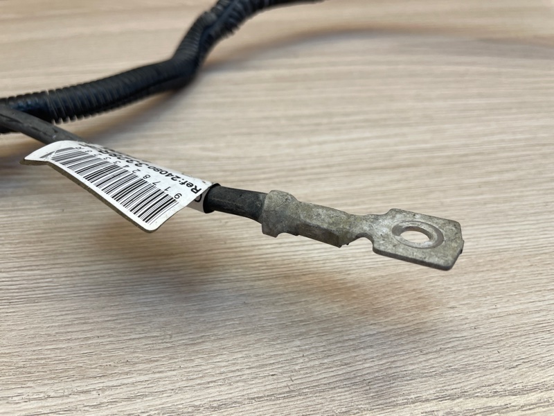 Клемма аккумулятора (минусовая)