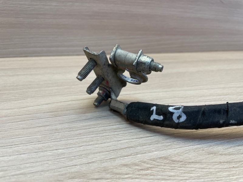 Клемма аккумулятора (минусовая)