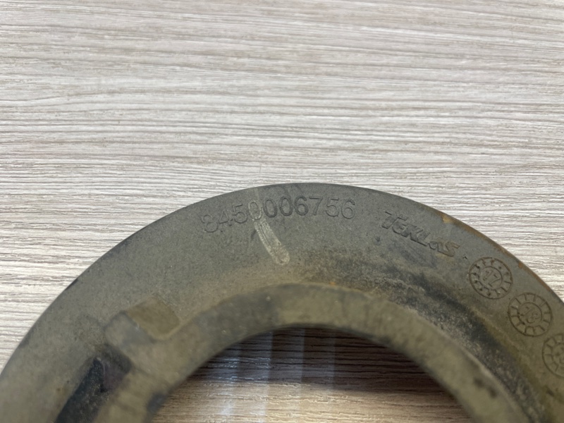 Верхняя опора    пружины