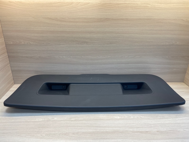 Обшивка двери багажника