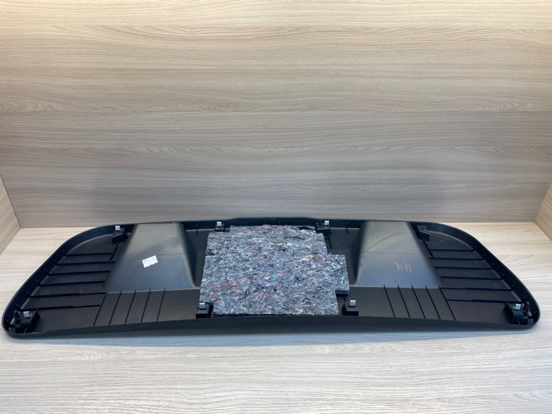 Обшивка двери багажника