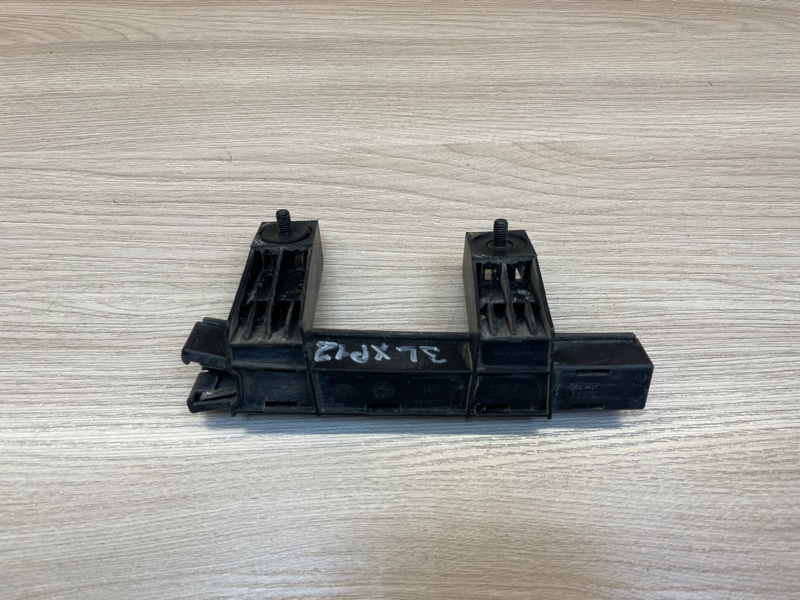 Направляющая стекла     двери