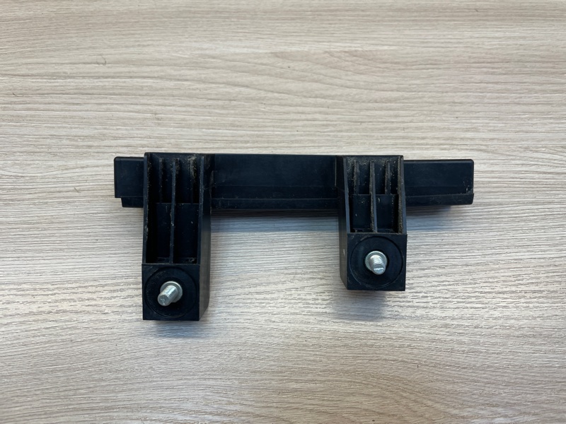 Направляющая стекла     двери