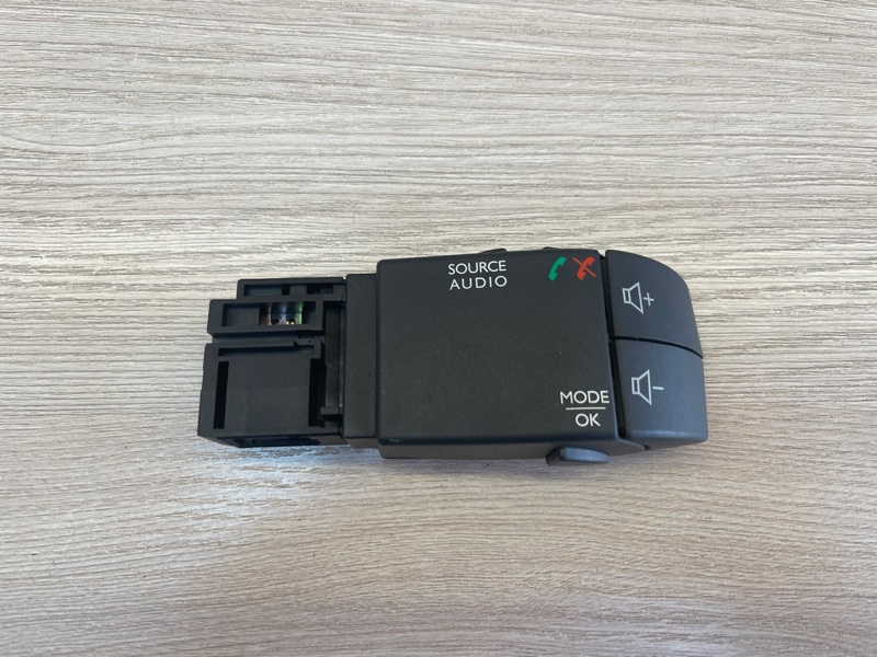 Джойстик управления магнитолой