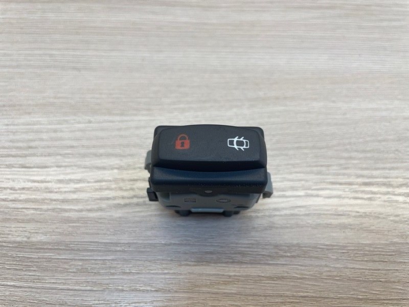 Кнопка центрального замка