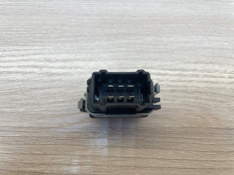 Кнопка центрального замка