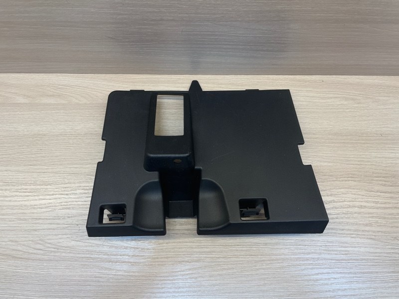 Крышка бардачка