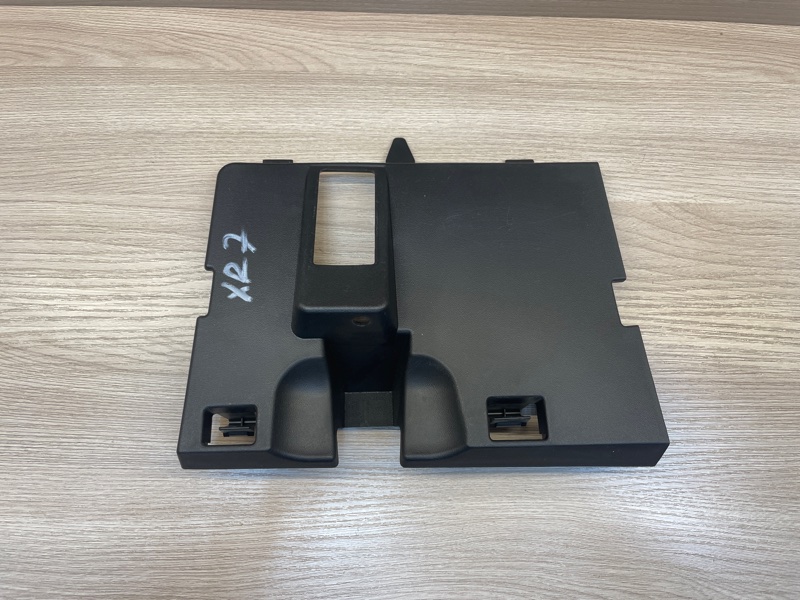 Крышка бардачка