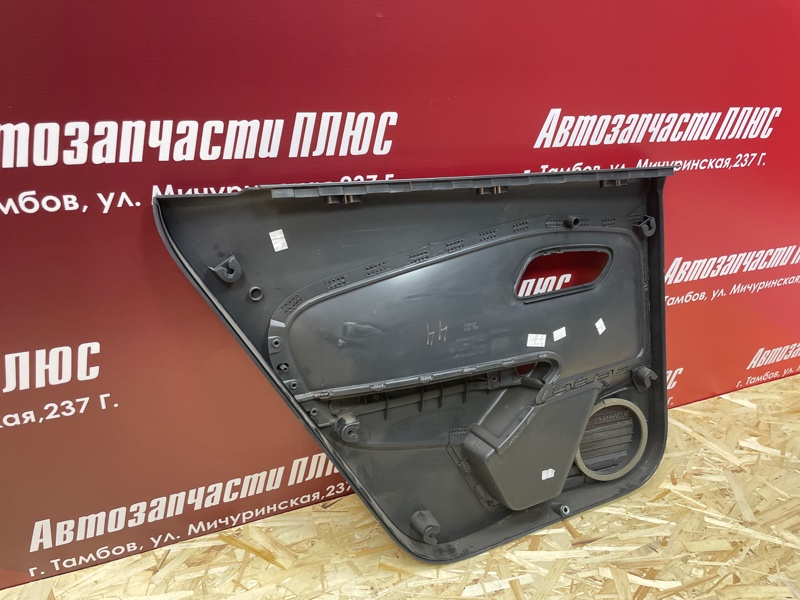 Обшивка боковой двери