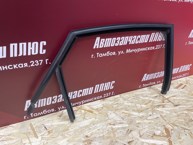 Уплотнитель рамки двери